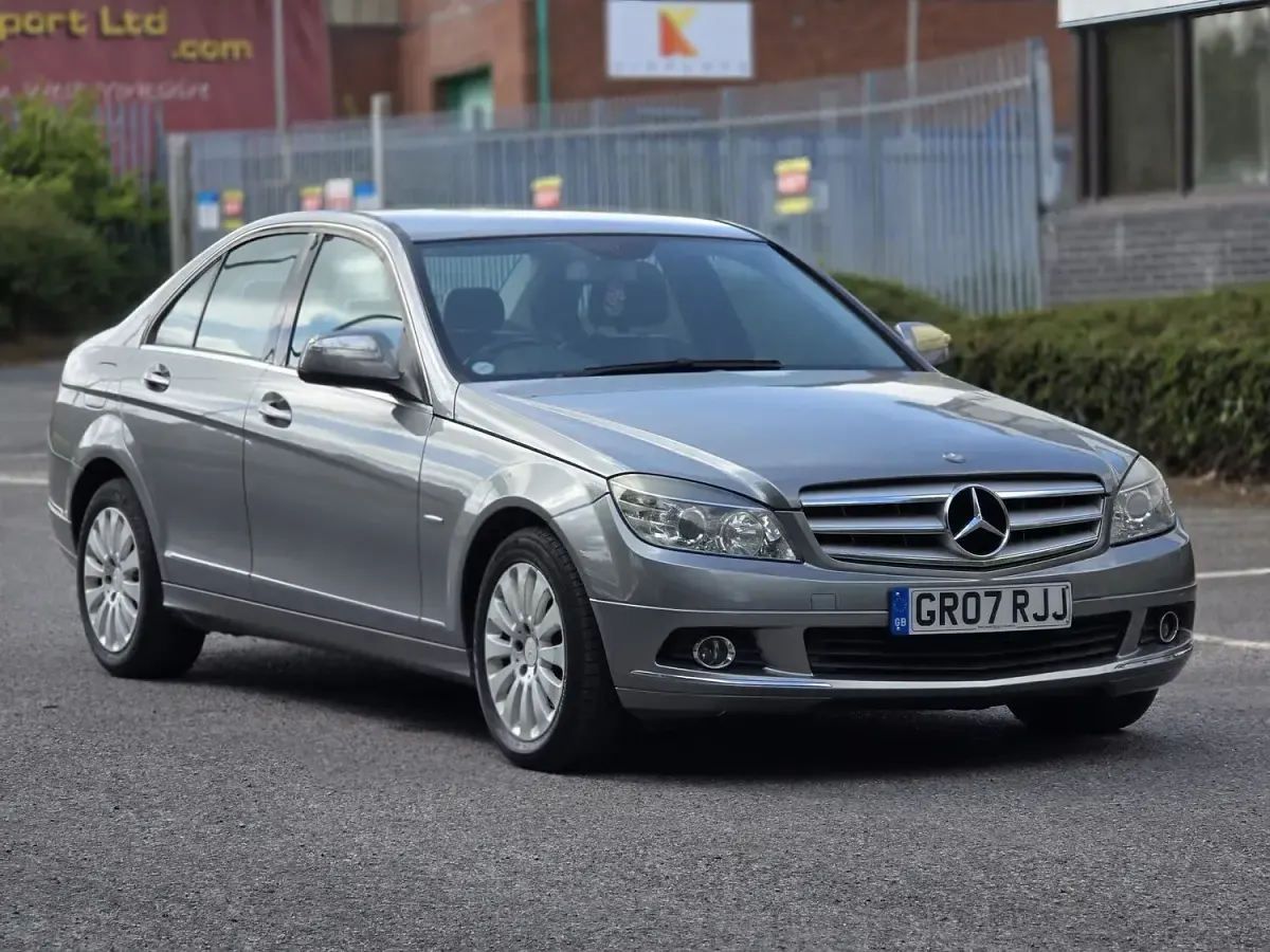 Used Mercedes C200 Elegance 184 HP (135 kW) 2007 Silver Sedan
