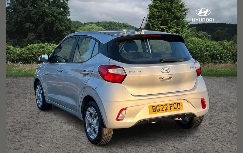 Used Hyundai i10 SE 65 HP (47 kW) 2022 Silver Hatchback