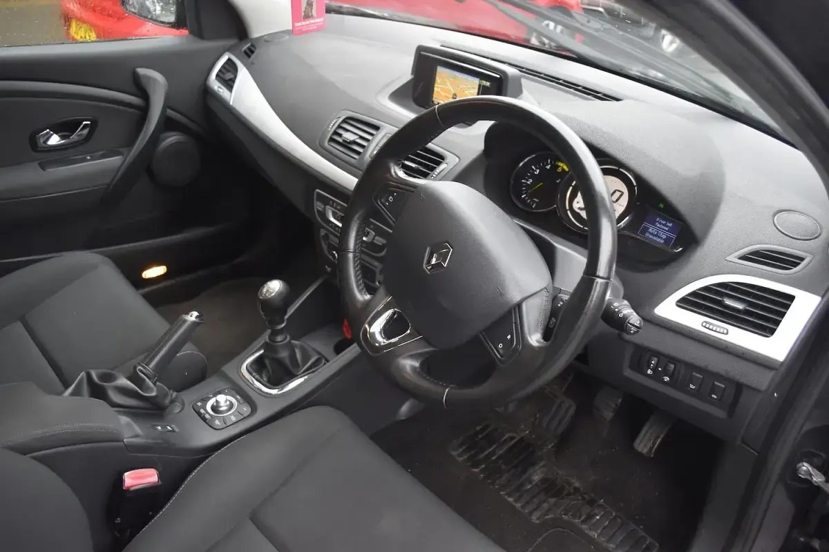 Used Renault Mégane GrandTour Dynamique 110 HP (80 kW) 2014 Grey Estate