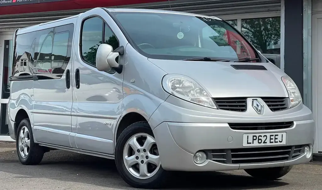 Used Renault Trafic 115 HP (84 kW) 2013 Silver MPV