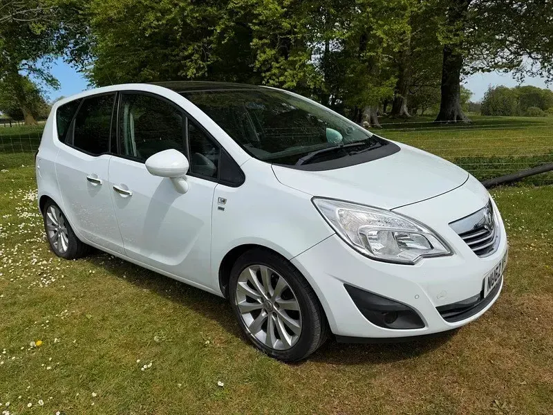 Second-hand Vauxhall Meriva 2012 Alb Monovolum
