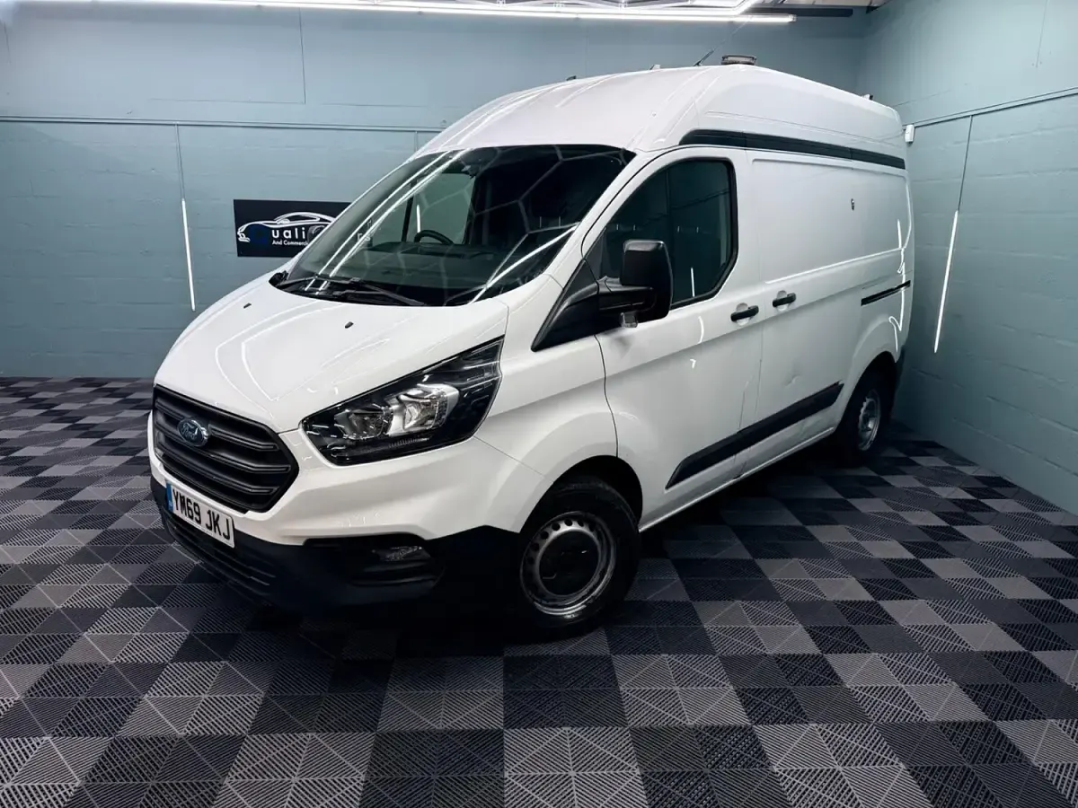 Used Ford Transit Custom S 105 HP (77 kW) 2020 White Van