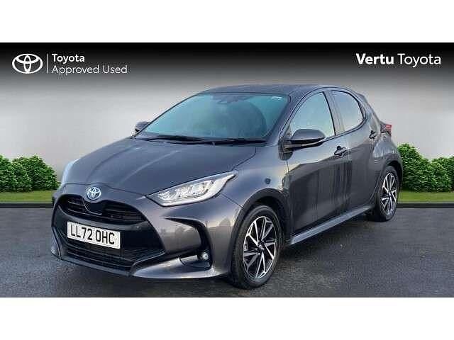 Used Toyota Yaris Hybrid Design 116 HP (85 kW) 2022 Grey Hatchback