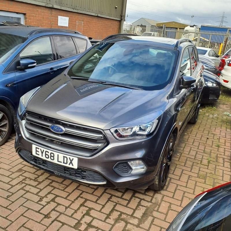 Usado Ford Kuga ST-Line X 176 HP (129 kW) 2018 Cinzento SUV