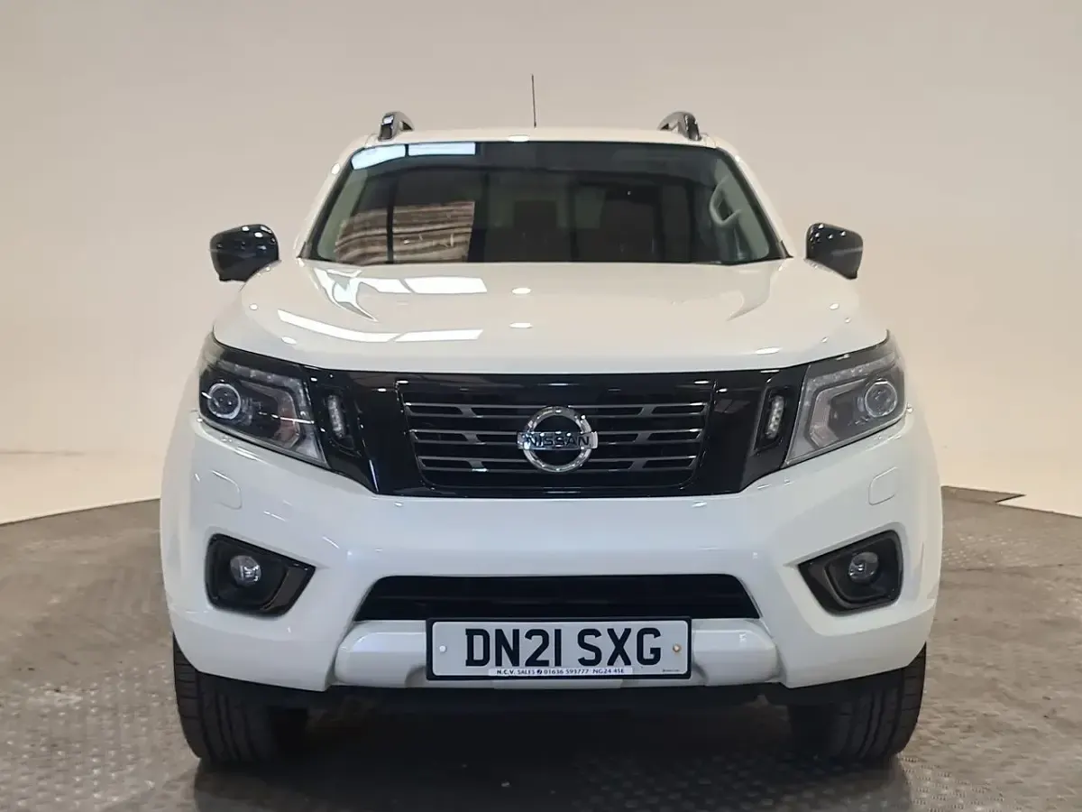 Used Nissan Navara N-Guard 190 HP (139 kW) 2021 White Pickup
