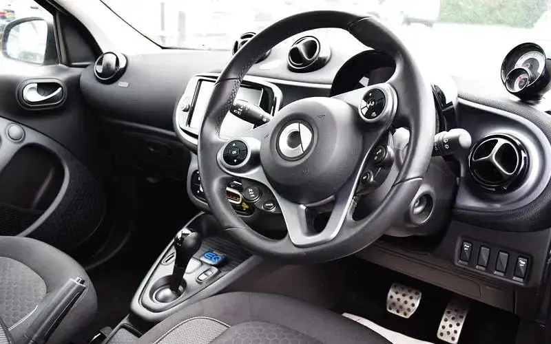 Used Smart ForFour Electric Drive Premium 60 kW (82 HP) 2022 Black Hatchback