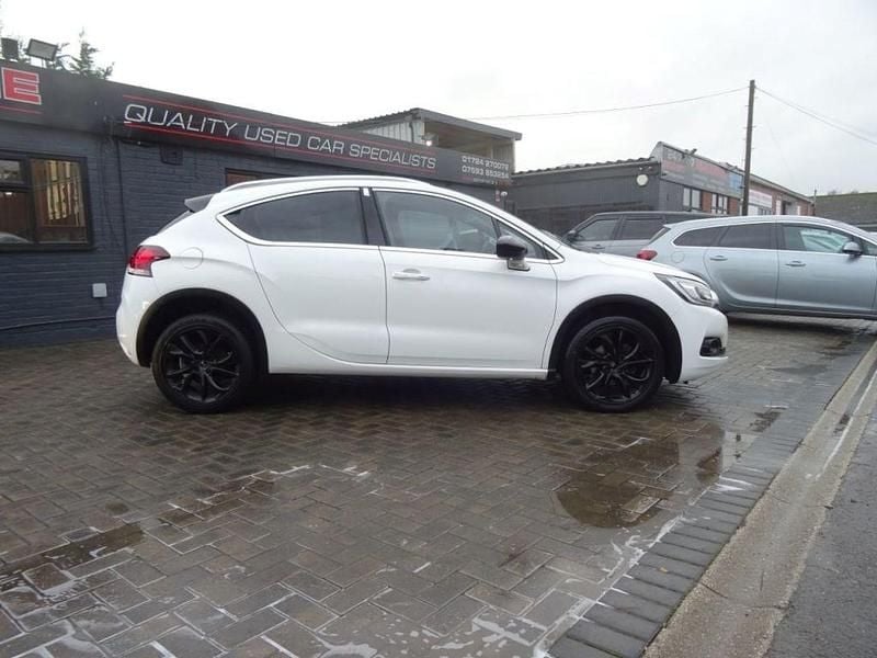 Used DS Automobiles DS4 130 HP (95 kW) 2016 White Hatchback