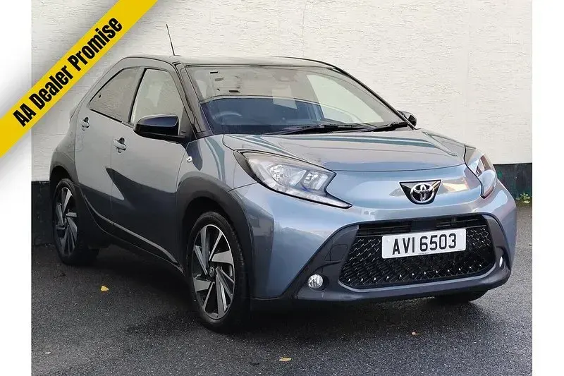 Begagnad Toyota Aygo X 72 HK (52 kW) 2024 Grå SUV
