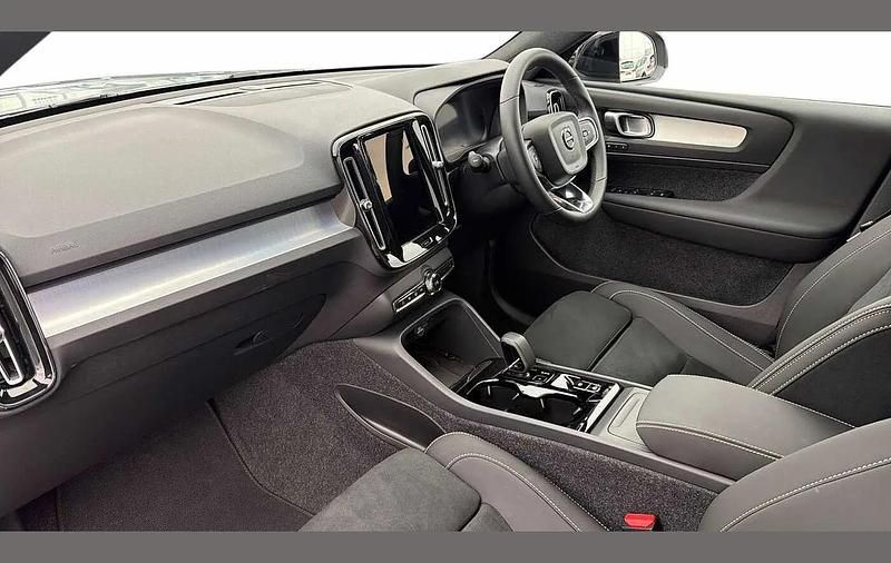 Used Volvo XC40 Plus 161 HP (118 kW) 2026 Grey SUV