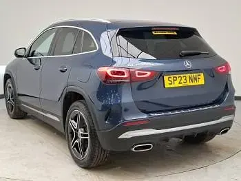 Usado Mercedes GLA250 Executive 218 HP (160 kW) 2023 Azul SUV