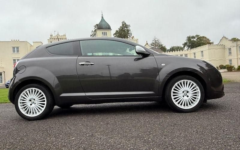 Used Alfa Romeo MiTo 105 HP (77 kW) 2015 Grey Hatchback