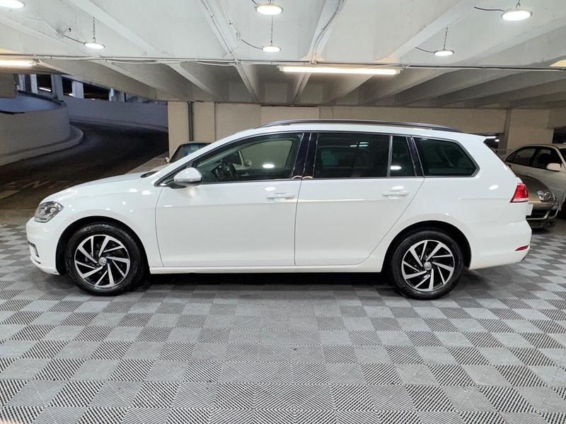 Begagnad VW Golf VII Edition 2020 Vit Kombi