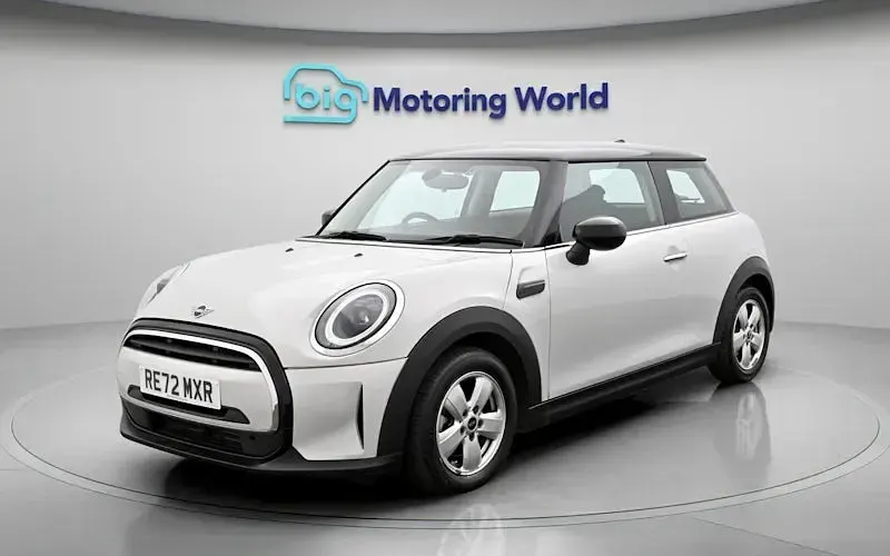 Used Mini Cooper Classic 136 HP (100 kW) 2022 Silver Hatchback