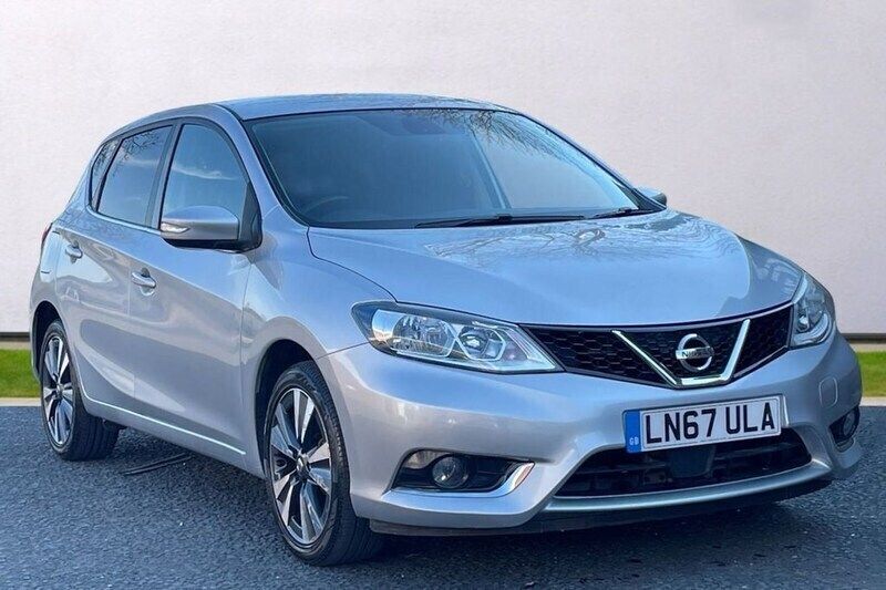 Silver Used 2017 Nissan Pulsar N-Connecta Hatchback | £7,990 (Fair price) - Image 1/4