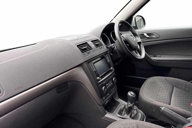 Gebraucht Skoda Yeti 81 PS (59 kW) 2017 Blau SUV