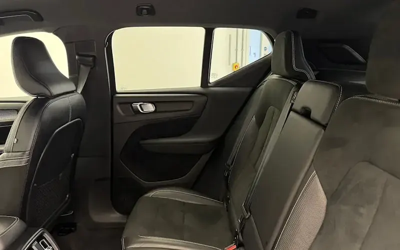 Used Volvo XC40 R-Design 150 HP (110 kW) 2019 Silver SUV