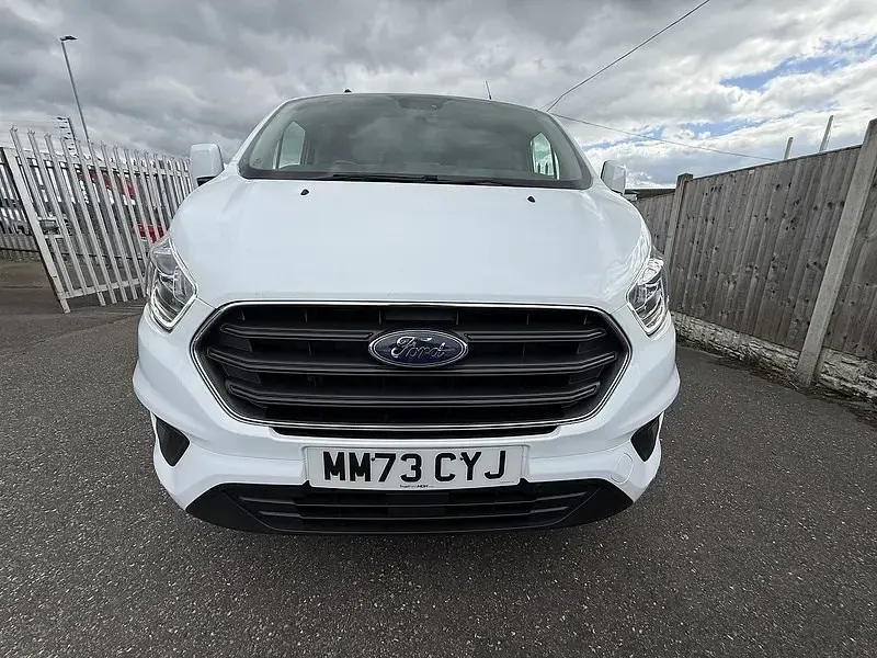 Used Ford Transit Custom Limited 130 HP (95 kW) 2023 White Van