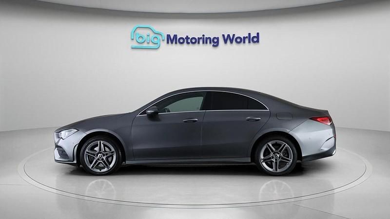 Usado Mercedes CLA250e AMG line 218 HP (160 kW) 2022 Cinzento Sedan