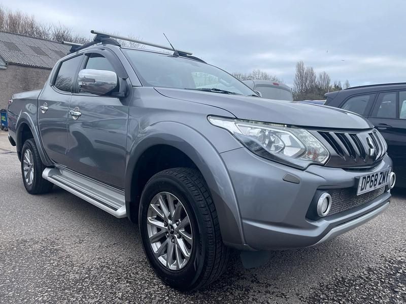 Used Mitsubishi L200 181 HP (133 kW) 2019 Grey Pickup