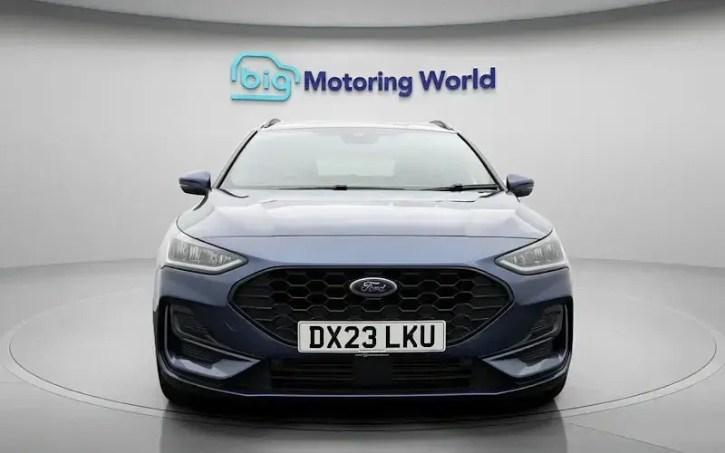 Used Ford Focus ST-Line 155 HP (114 kW) 2023 Blue Estate