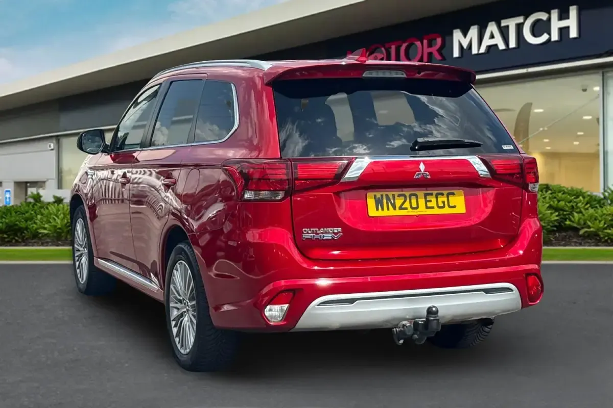 Begagnad Mitsubishi Outlander P-HEV 2020 Röd SUV