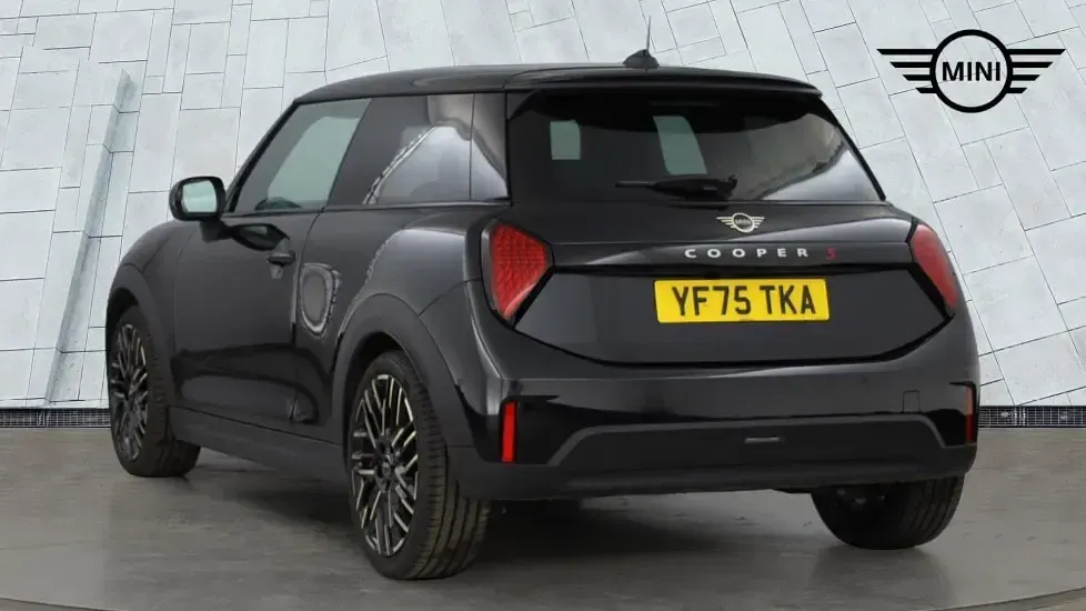 Used Mini Cooper S Hatch 201 HP (147 kW) 2025 Black Hatchback