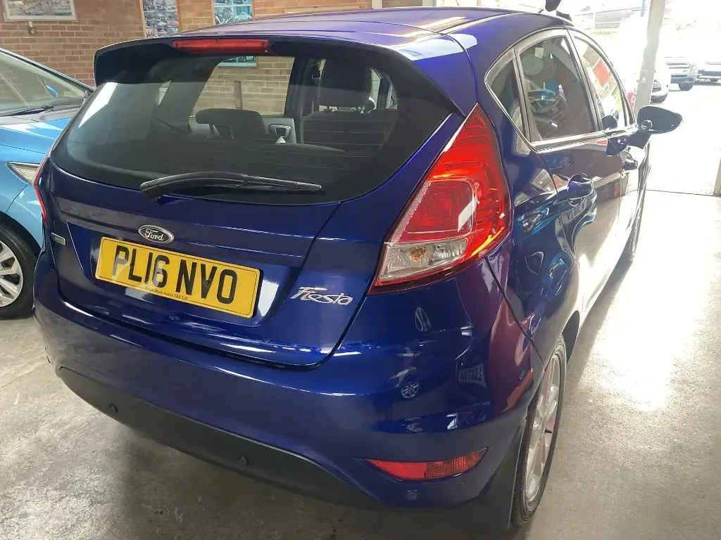 Used Ford Fiesta Zetec 2016 Blue Hatchback