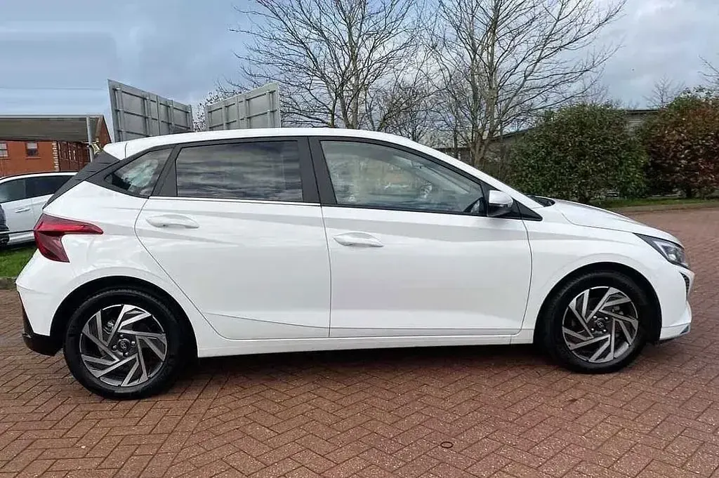 New Hyundai i20 Premium 2025 Atlas white Hatchback