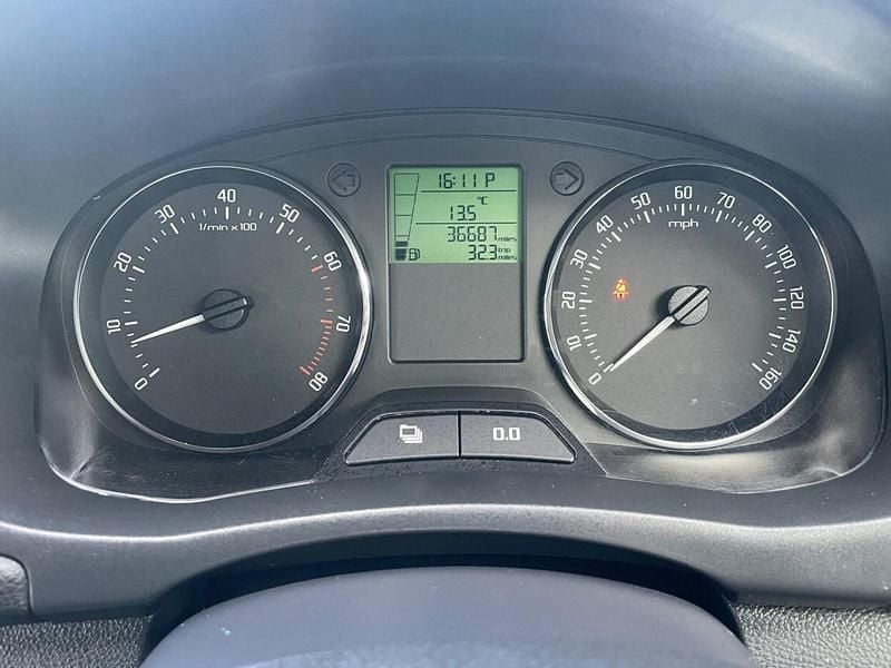 Begagnad Skoda Fabia SE 105 HK (77 kW) 2012 Grå Halvkombi
