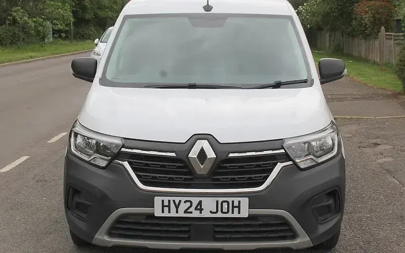 Used Renault Kangoo 95 HP (69 kW) 2023 White MPV