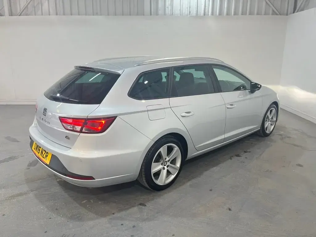 Used Seat Leon FR Sport 184 HP (135 kW) 2016 Silver Estate