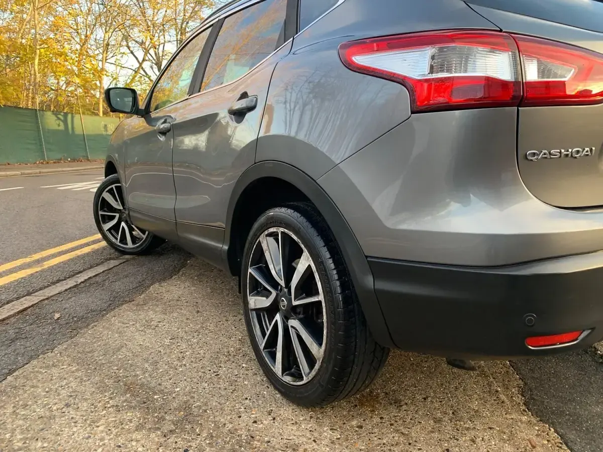 Used Nissan Qashqai Tekna 115 HP (84 kW) 2016 Grey SUV