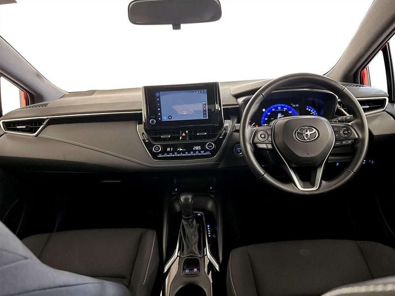 Used Toyota Corolla 122 HP (89 kW) 2022 Red Estate