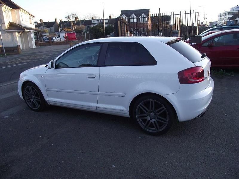 Used Audi A3 Black Edition 200 HP (147 kW) 2010 White Hatchback