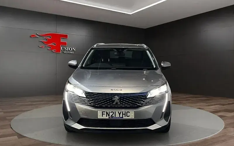 Used Peugeot 5008 Allure Premium 131 HP (96 kW) 2022 SUV