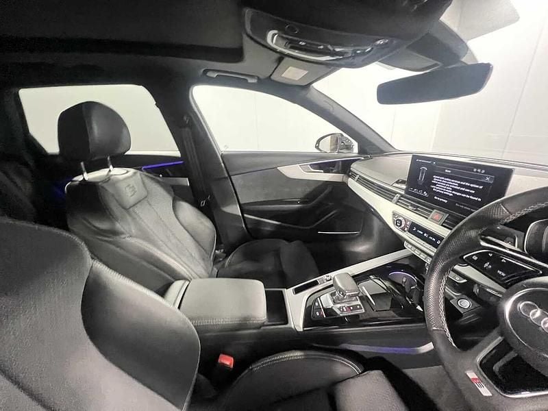 Used Audi A4 S-Line 204 HP (150 kW) 2024 Black Estate