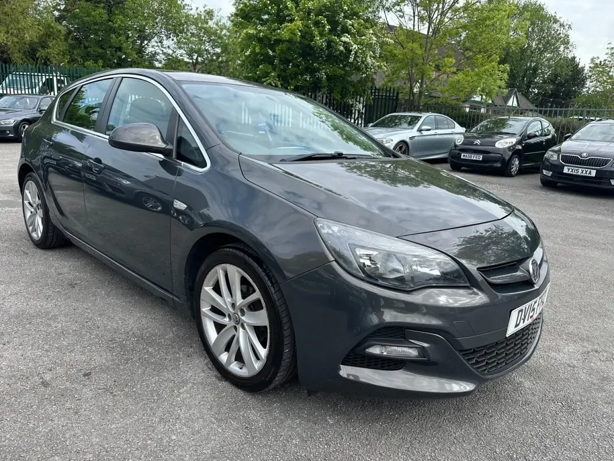 Second-hand Vauxhall Astra 115 CP (84 kW) 2015 Gri Hatchback