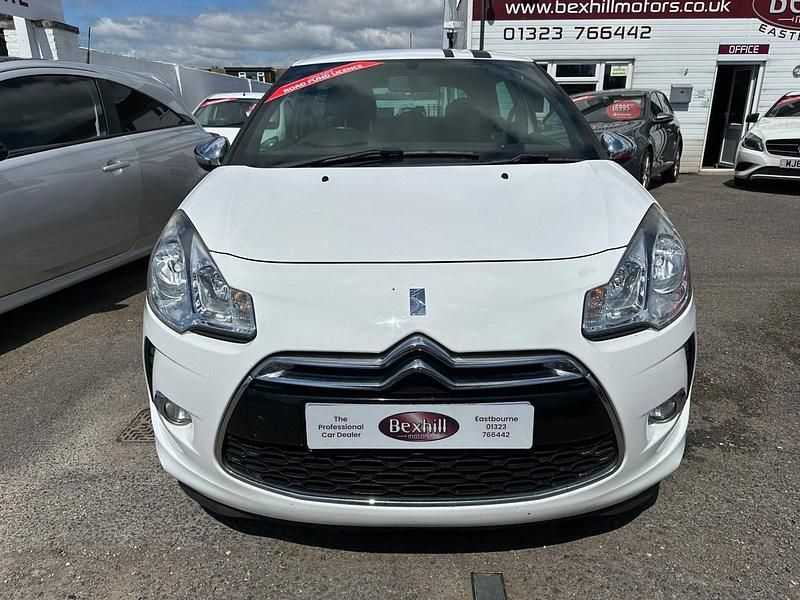 Used Citroën DS3 90 HP (66 kW) 2011 White Hatchback