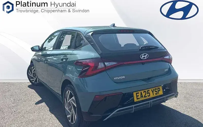 Used Hyundai i20 Advanced 101 HP (74 kW) 2025 Green Hatchback