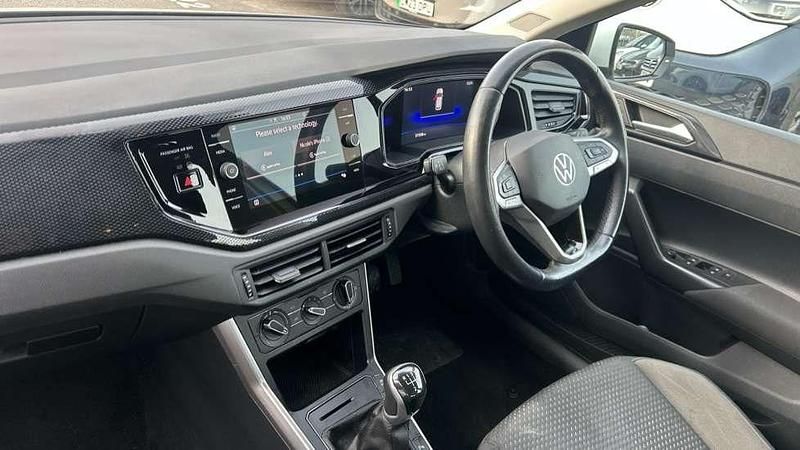 Used VW Polo Life 95 HP (69 kW) 2021 White Hatchback