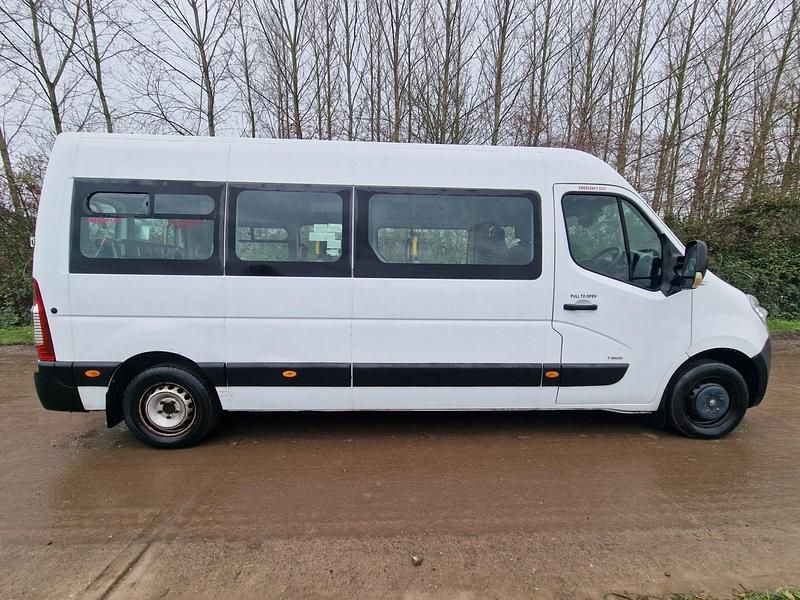Used Vauxhall Movano 100 HP (73 kW) 2011 White MPV