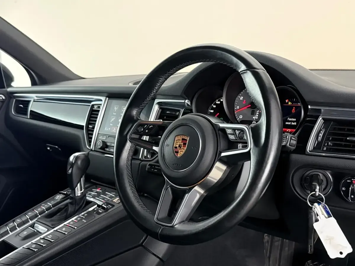 Used Porsche Macan 2018 Black SUV