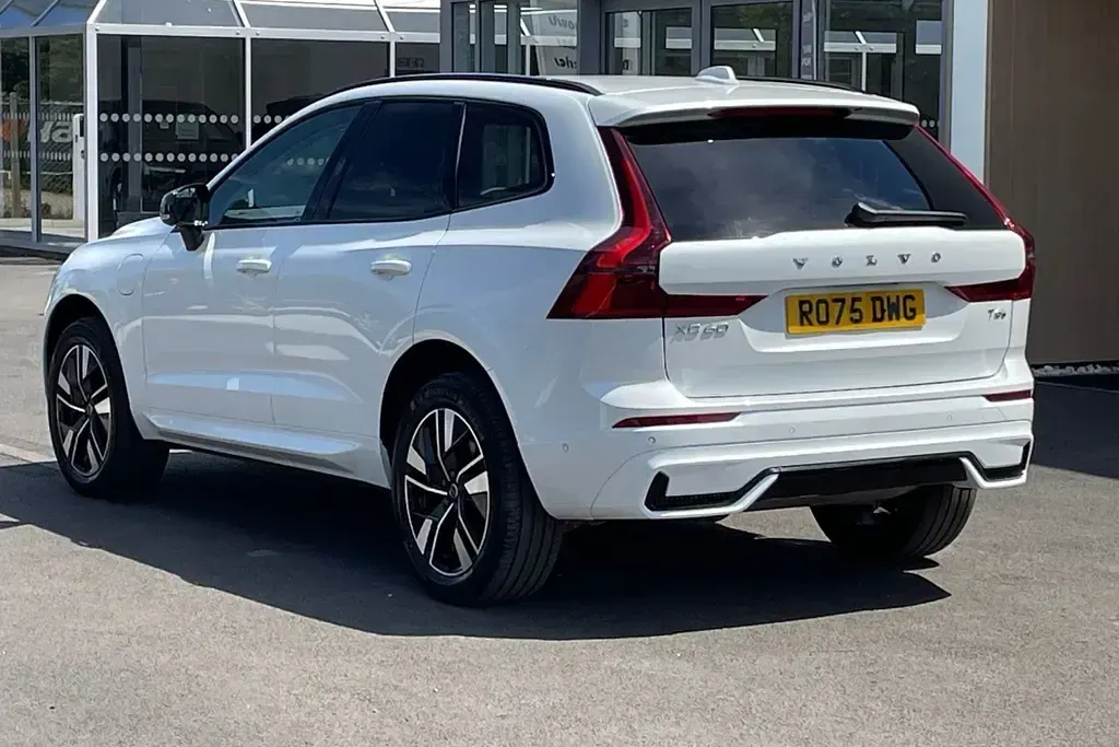 Used Volvo XC60 Plus 345 HP (253 kW) 2025 White SUV