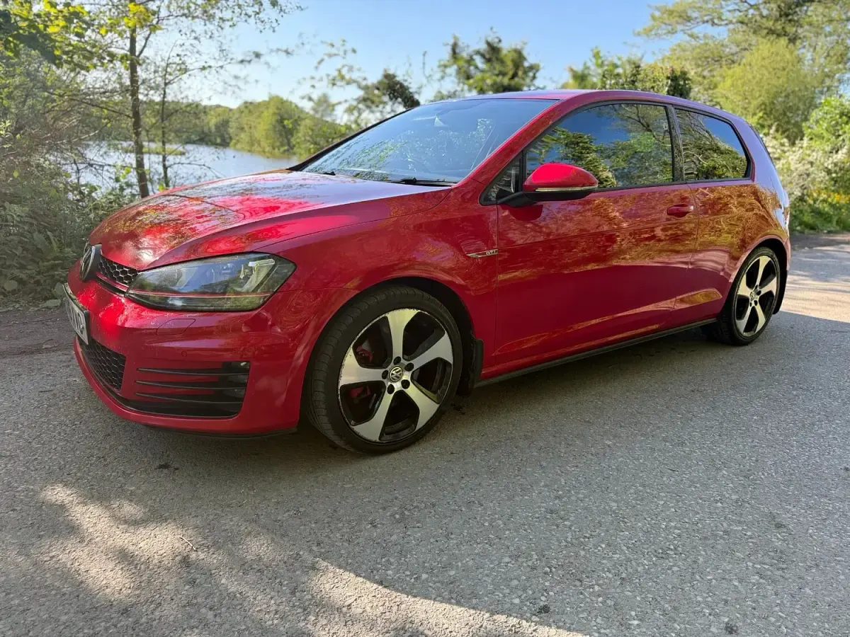Used VW Golf VII GTI 216 HP (158 kW) 2016 Red Hatchback