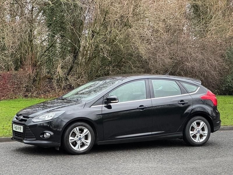 Used Ford Focus Zetec 115 HP (84 kW) 2012 Black metallic Hatchback