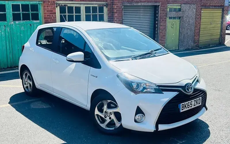 Used Toyota Yaris 101 HP (74 kW) 2015 Hatchback