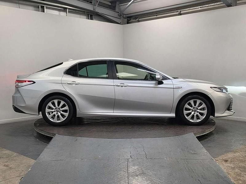 Used Toyota Camry Design 214 HP (157 kW) 2020 Silver Sedan