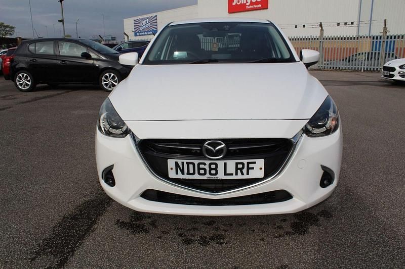 Używany Mazda 2 Inclusive 2018 Biały Hatchback