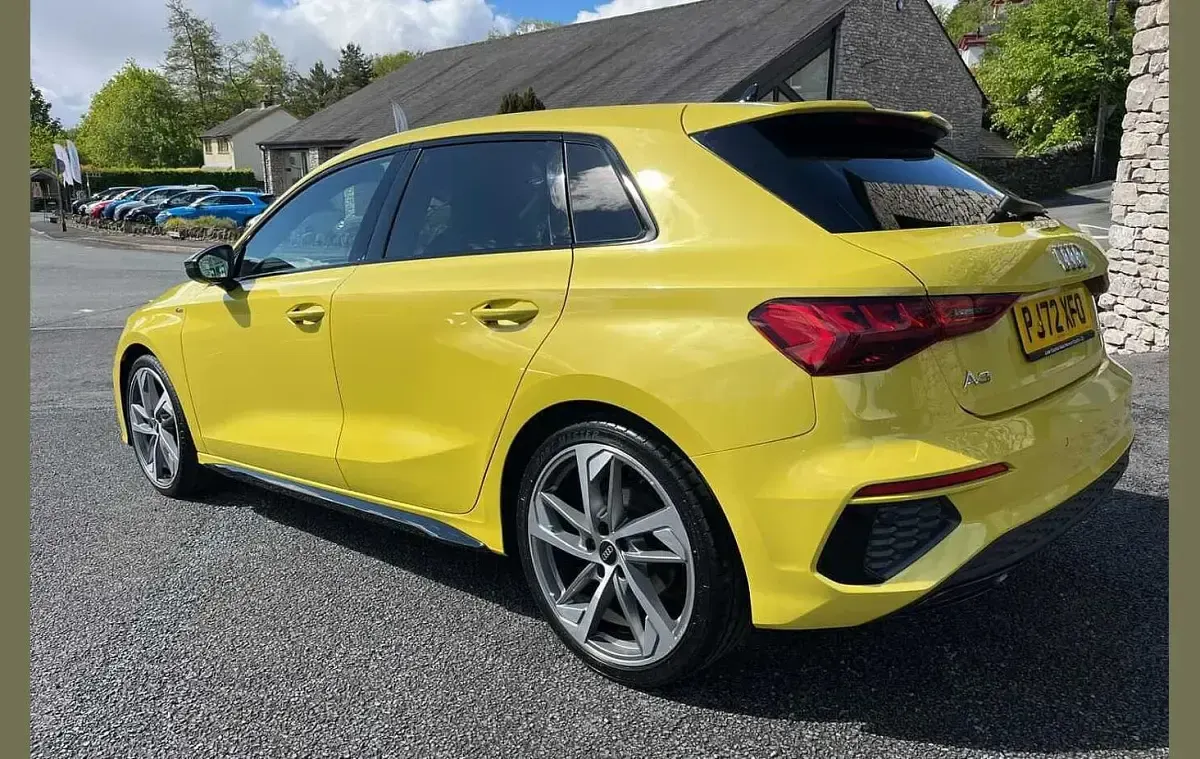 Used Audi A3 Comfort 150 HP (110 kW) 2023 Yellow Sedan
