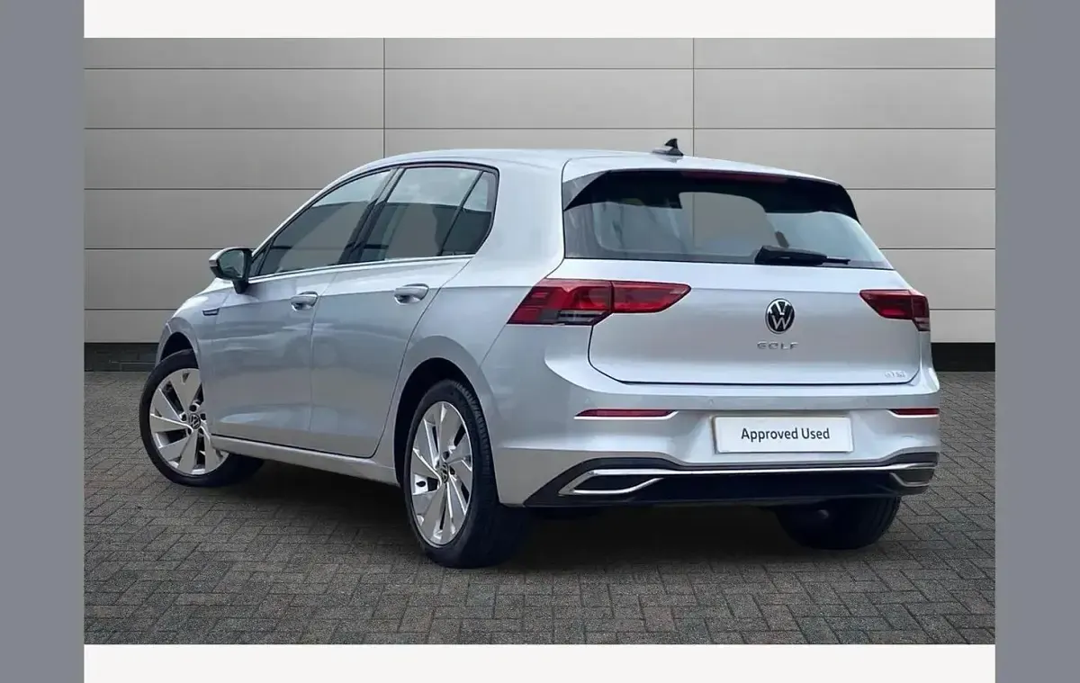 Used VW Golf VIII Style 150 HP (110 kW) 2022 Silver Hatchback